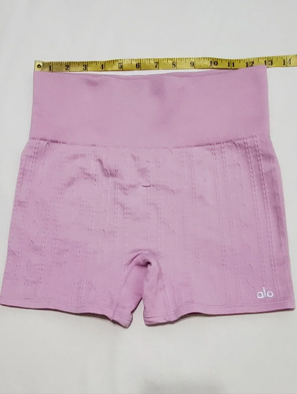 ALO Yoga Seamless Cable Knit Hot Shorts Pink Size Medium